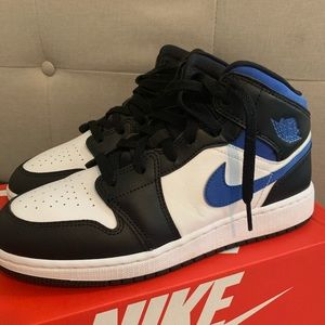 Jordan 1 racer blue mid 7Y  8.5 womens